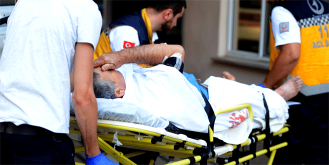 Bursa’da acemi kasaplar hastanelik oldu