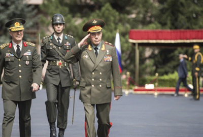 Akar ile Rus mevkidaşı bir araya geldi