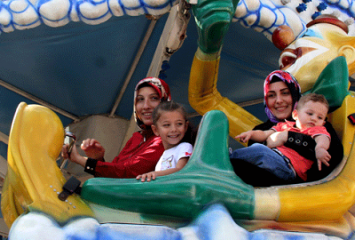 Bayram harçlıkları lunaparka gitti