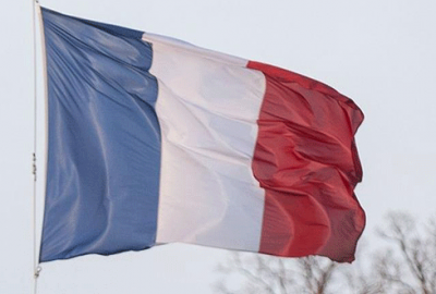 Fransa’da okullara ‘acil durum’ bilekliği