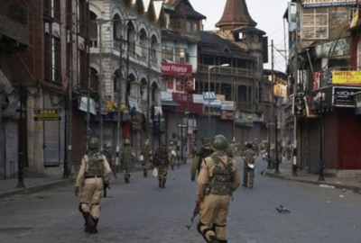 Keşmir askeri üsse saldırı: 17 ölü