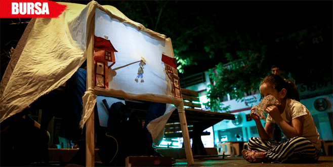 Çarşaf ‘perdesi’, cep telefonu ‘ışığı’ oldu