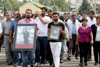 HDP milletvekilleri teröristin cenazesine katıldı