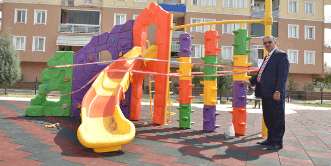 Çocuk parkları yenileniyor