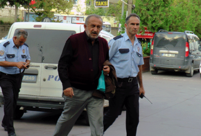 Durak harici indirmeyen otobüs şoförünü bıçakladı