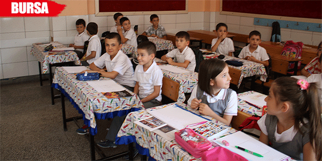 FETÖ yüzünden binlerce öğrenciye kitap dağıtılamadı