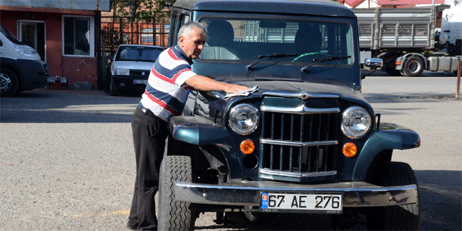 1949 model Amerikan Willys yeniden yollarda