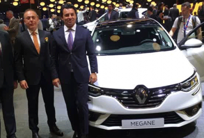 Bursalı Megane’dan Paris şov