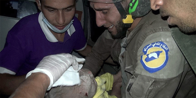 Suriye’de 1 aylık bebek enkazdan sağ çıkarıldı