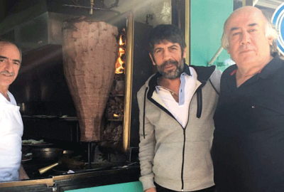 Ünlü oyuncunun kebap keyfi