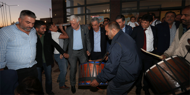 Antep’te kral karşılama