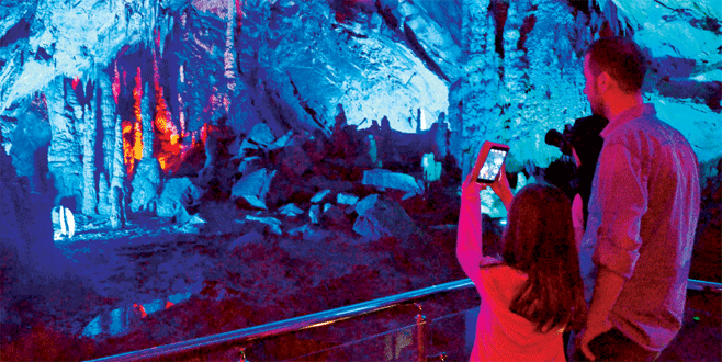 Gökgöl Mağarası büyülüyor