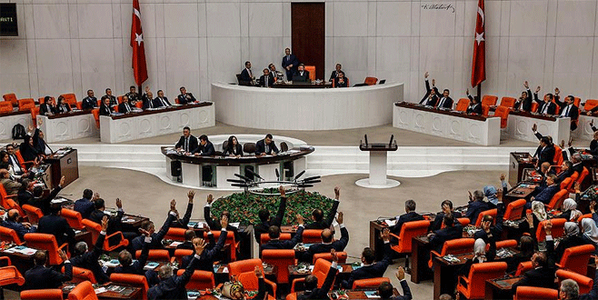 Irak ve Suriye tezkeresi Meclis’ten geçti