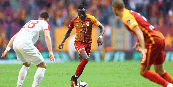 Galatasaray ikinci yarı açıldı