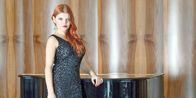 Ünlülerle aynı sahnede