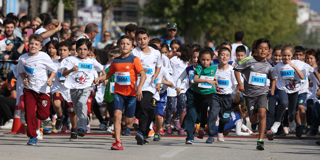 Minik sporcular kıyasıya yarıştı