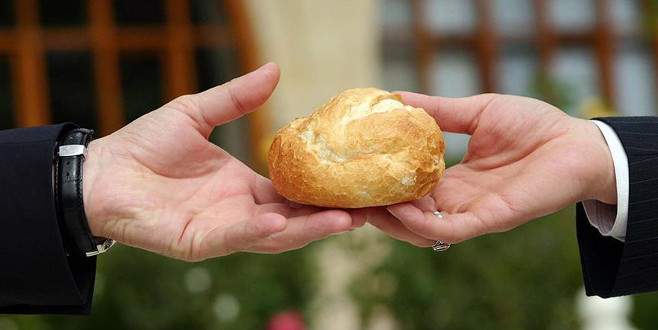 FETÖ üyeleri önemli bilgileri ‘ekmek arası’na saklamış