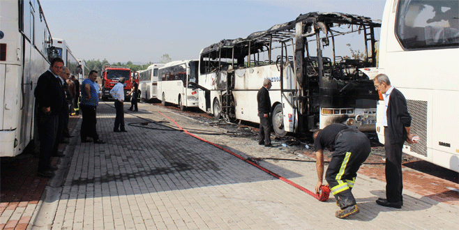 Onlarca otobüs yanmaktan son anda kurtarıldı