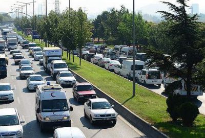 Trafikte bunu yapana 2 bin 700 lira ceza geliyor!
