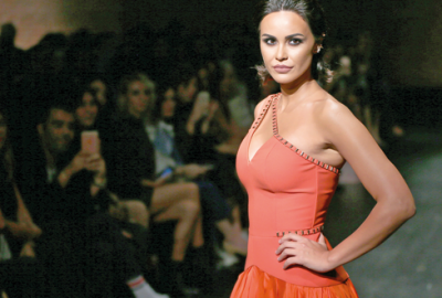 6 yıl sonra podyumda