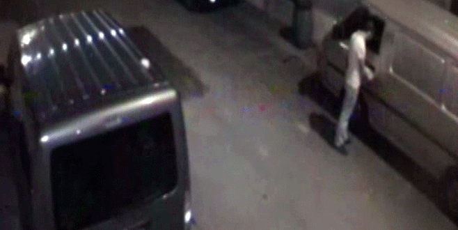 Park halindeki aracı 30 saniyede çaldılar