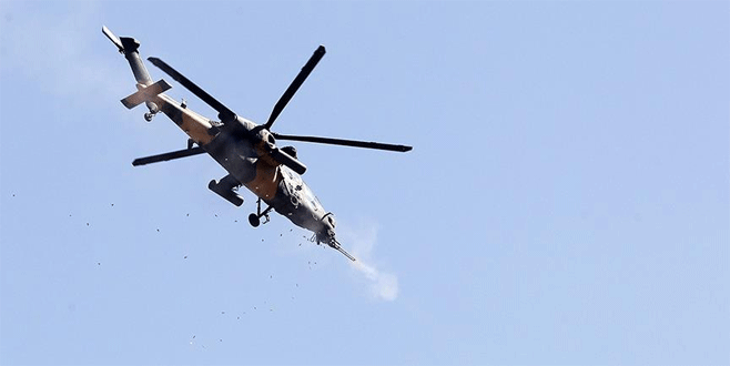 Bomba yüklü 3 araç helikopterle imha edildi