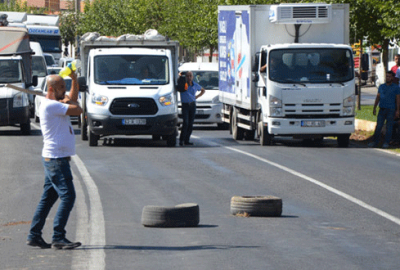 Cinnet getirdi, döner bıçağıyla yol kesti!