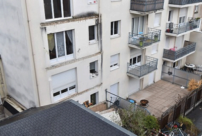 Balkon çöktü 4 genç öldü