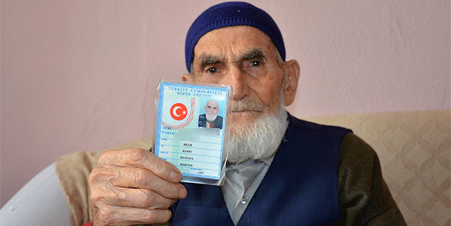 Cumhurbaşkanı Erdoğan hayranı 105 yaşındaki dede