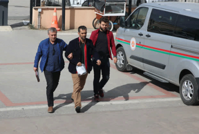 FETÖ’cüler TIR dorsesinde kaçarken yakalandı