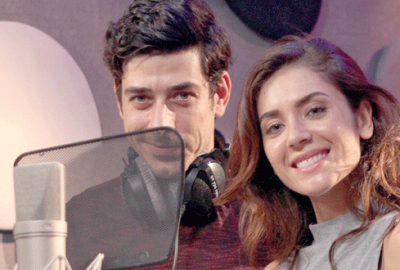 Ünlü oyuncular stüdyoya girdi