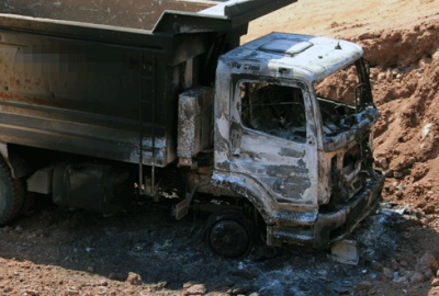 PKK’lı teröristler iş makinelerini yaktı