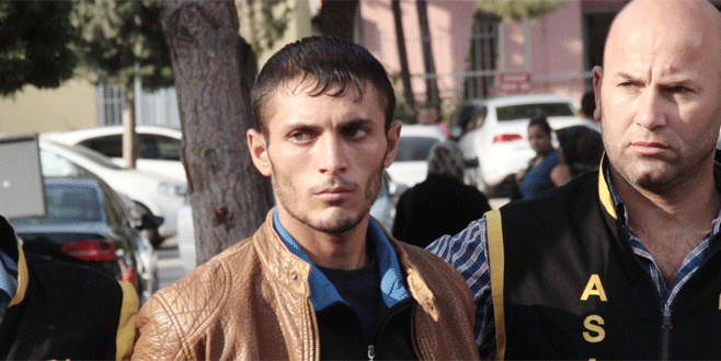 Annesiyle dedikodusu çıkan kişiyi öldürdü