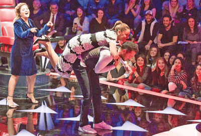 Murat Hadise’yi sırtladı