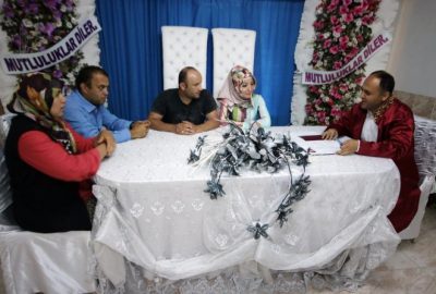 Beyşehir Belediyesi, evlenen çiftleri evlilik yıldönümlerinde unutmuyor