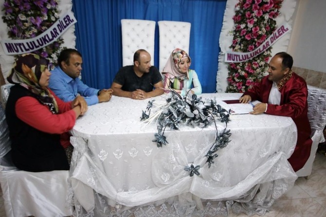 Beyşehir Belediyesi, evlenen çiftleri evlilik yıldönümlerinde unutmuyor