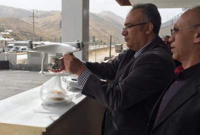 Nöbetteki köy korucularına ‘drone’ ile tatlı gönderildi