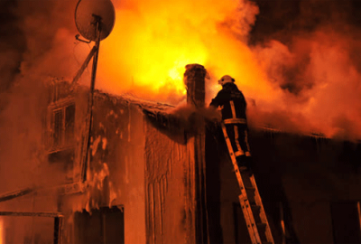 Bursa’da yangın: İki ahşap ev küle döndü