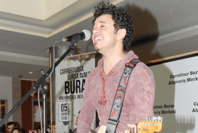 ‘Kızlar yüzünden gitara başladım’