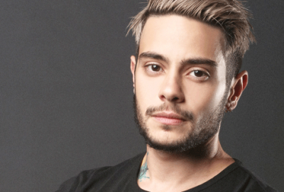 Rüzgar gibi geliyor