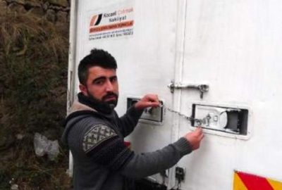 Kamyonunun aküsü bir ayda 8 kez çalındı