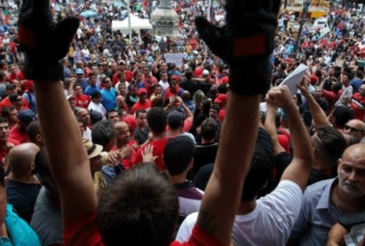 Brezilya’da memurlar meclisi bastı