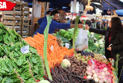Meyve sebze bol, fiyatlar uygun