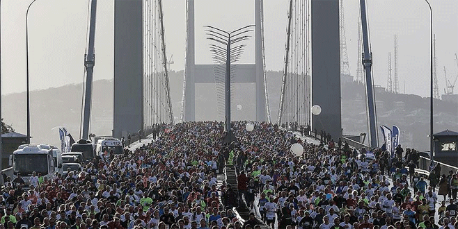 15 Temmuz Şehitler Köprüsü’nde ‘Kahramanlar’ için koştular