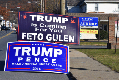 Pensilvanya’da ‘Trump senin için geliyor FETO Gülen’ pankartı