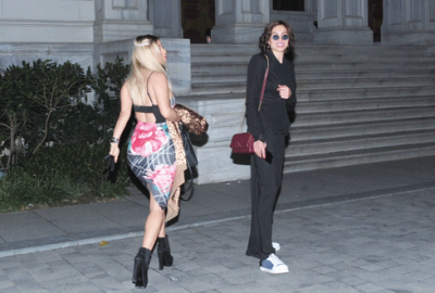 Arkadaşını eğlendirdi