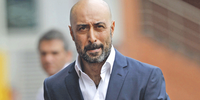 Tolunay Kafkas topun ağzında