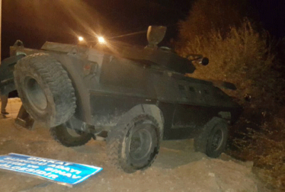 Zırhlı aracın geçişi sırasında patlama: 2 polis yaralı