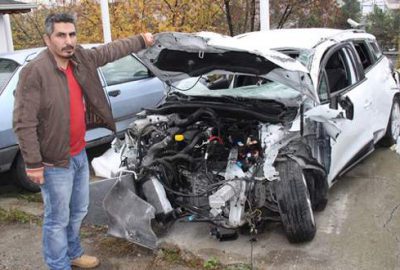 Sıfır araç hurdaya döndü! Firmadan aldığı cevapla yıkıldı