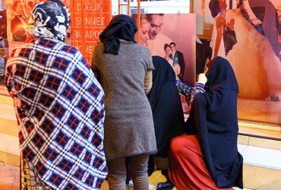 Sahte polis kimliğiyle kandırıp altınlarını çaldılar